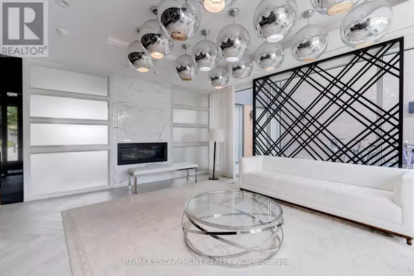 Oakville (go Glenorchy), ON L6H0W5,168 Sabina DR #119