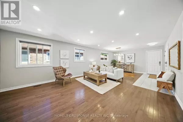 Oakville (fa Falgarwood), ON L5H3G6,1464 JEFFERSON CRESCENT