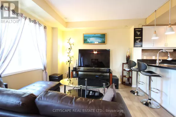 Mississauga (cooksville), ON L5B4J9,3055 Elmcreek RD ##7