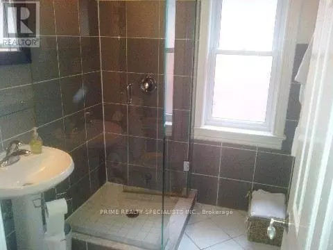 Toronto (humber Heights), ON M9P2Y9,58 ROXALINE STREET