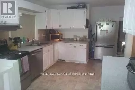 Toronto (humber Heights), ON M9P2Y9,58 ROXALINE STREET