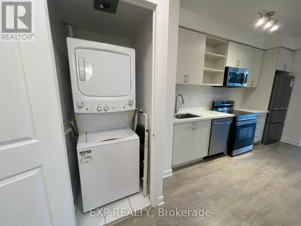 Mississauga (central Erin Mills), ON L5M2E3,4677 Glen Erin DR #105