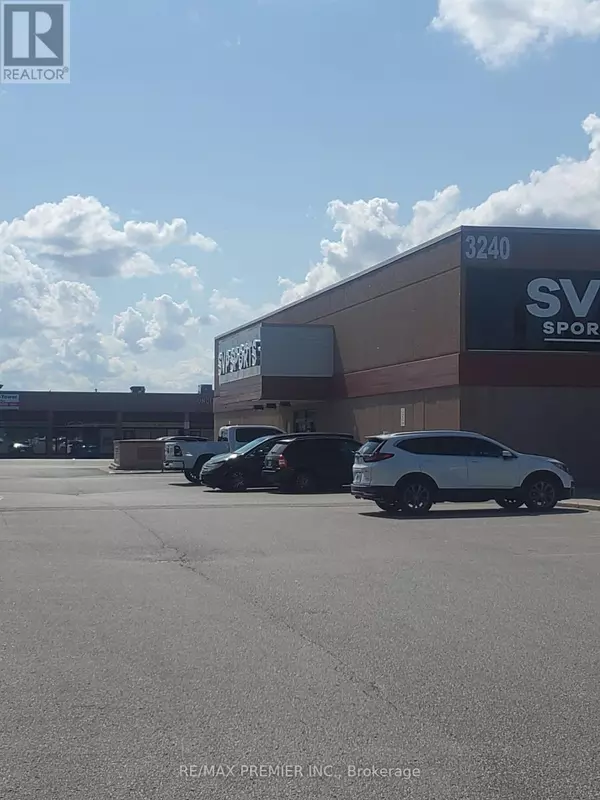 Toronto (yorkdale-glen Park), ON M6A2T3,3250 Dufferin ST #4C