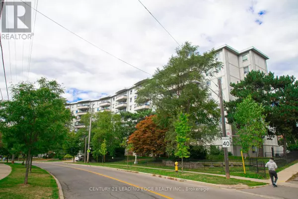 80 Grandravine DR #917, Toronto (york University Heights), ON M3J1B2