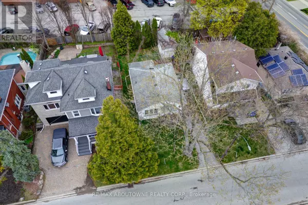 Burlington (brant), ON L7R2S2,469 WOODLAND AVENUE