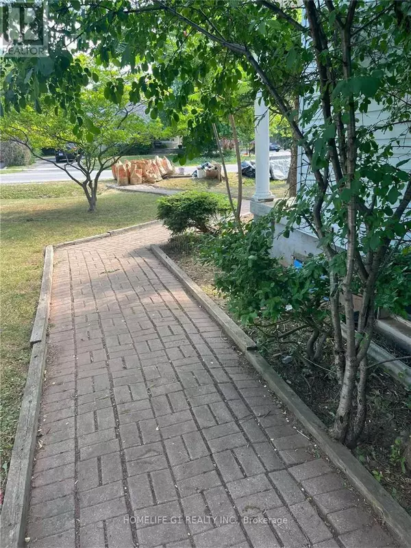 Oakville (cp College Park), ON L6H1Z8,1098 KENT AVENUE