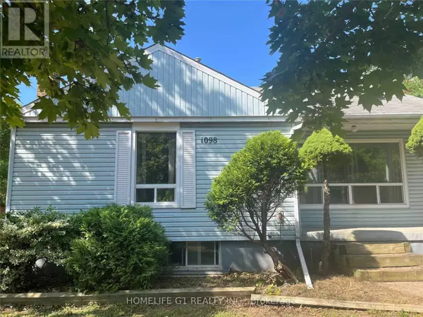 1098 KENT AVENUE, Oakville (cp College Park), ON L6H1Z8