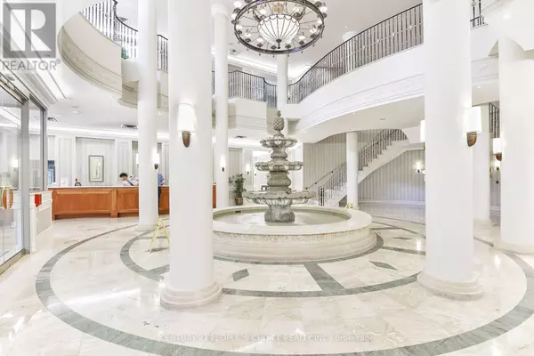 Mississauga (hurontario), ON L5R4B1,25 Kingsbridge Garden CIR #PH08