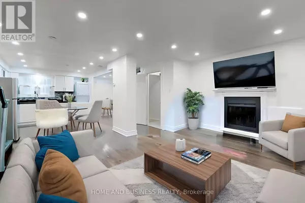 Brampton (brampton West), ON L6X2V5,31 GREENLEAF CRESCENT