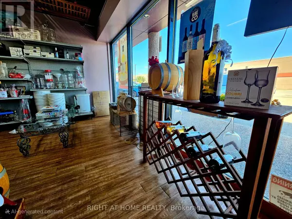 Toronto (yorkdale-glen Park), ON M6A2T3,3220 Dufferin ST #5