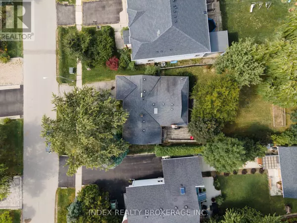 1073 KENT AVENUE E, Oakville (cp College Park), ON L6H1Z7