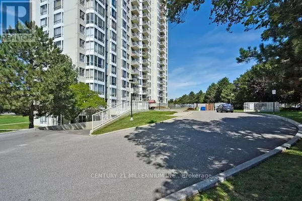 Toronto (humberlea-pelmo Park), ON M9M3A1,3077 Weston RD #304