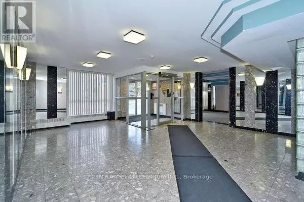 Toronto (humberlea-pelmo Park), ON M9M3A1,3077 Weston RD #304