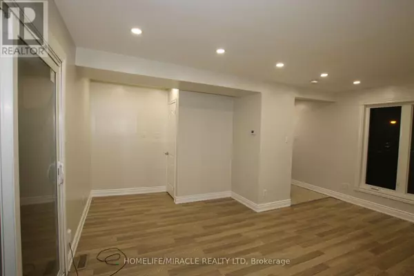 Brampton (northgate), ON L6S2H4,3 GATSBY SQUARE