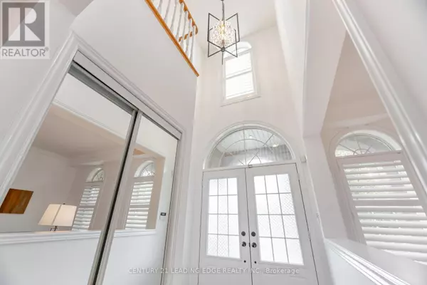 Brampton (vales Of Castlemore North), ON L6P2Z9,34 ROYAL LINKS CIRCLE