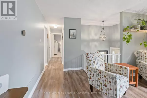 Halton Hills (ac Acton), ON L7J2V8,28 ADAMS COURT