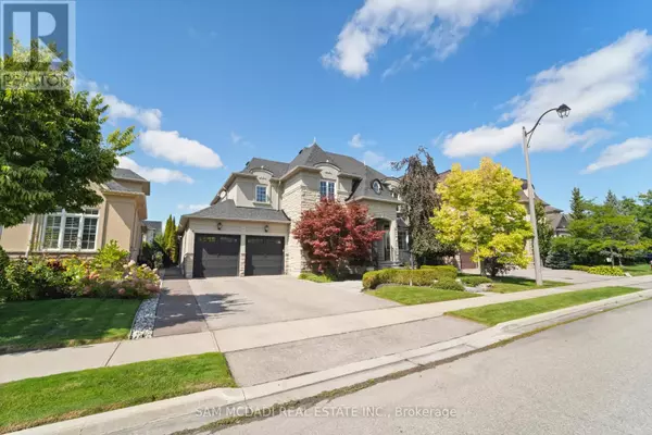 Brampton (vales Of Castlemore North), ON L6P1W2,11 LOUVRE CIRCLE