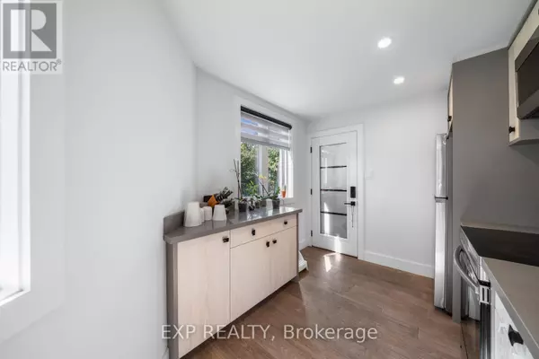 Toronto (rockcliffe-smythe), ON M6N4V6,5 BRENDWIN ROAD