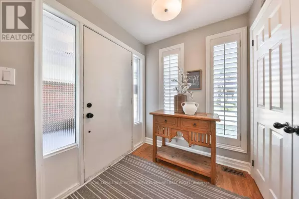 Mississauga (lakeview), ON L4Y1E7,886 WHITNEY DRIVE