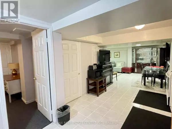 Mississauga (hurontario), ON L4Z3B1,356 Nahani WAY #BASEMENT