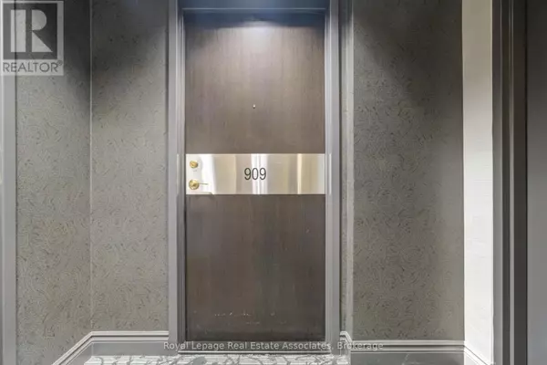 Brampton (downtown Brampton), ON L6V4M6,1 Belvedere CT #909