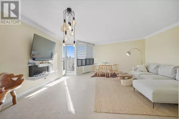 Toronto (markland Wood), ON M9C4X7,288 Mill RD #F21