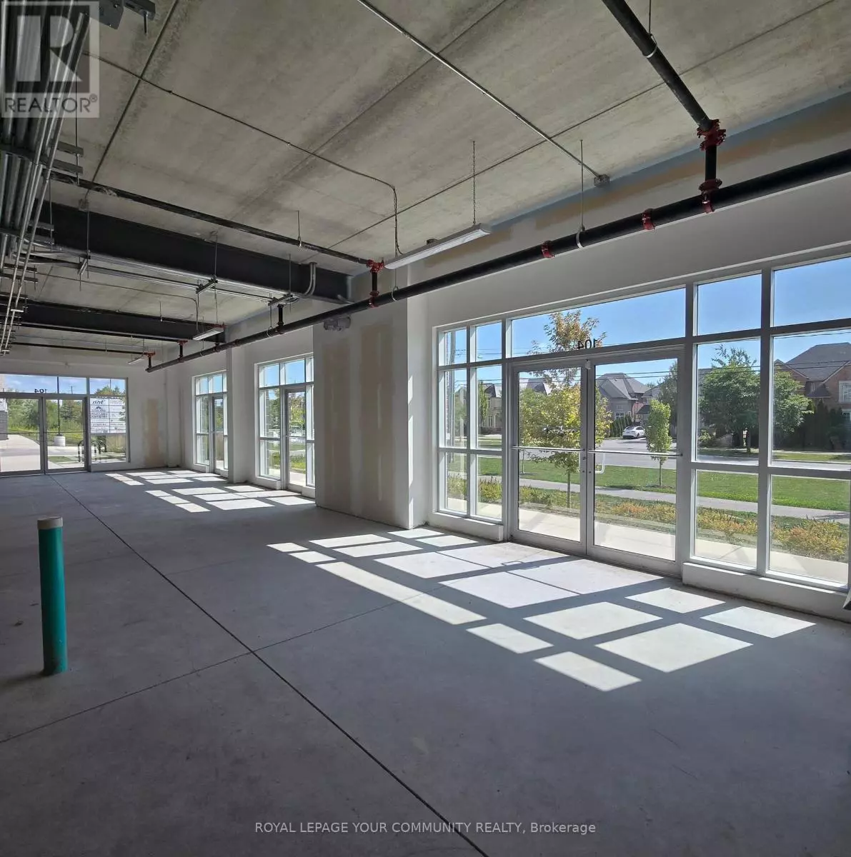 Oakville (qe Queen Elizabeth), ON L6L0H5,3495 Rebecca ST #104