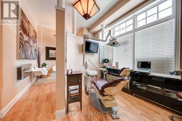 Oakville (br Bronte), ON L6L3C1,120 BRONTE RD #10