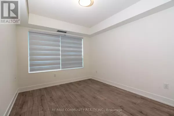 Toronto (etobicoke West Mall), ON M9C0B3,10 Eva RD #301