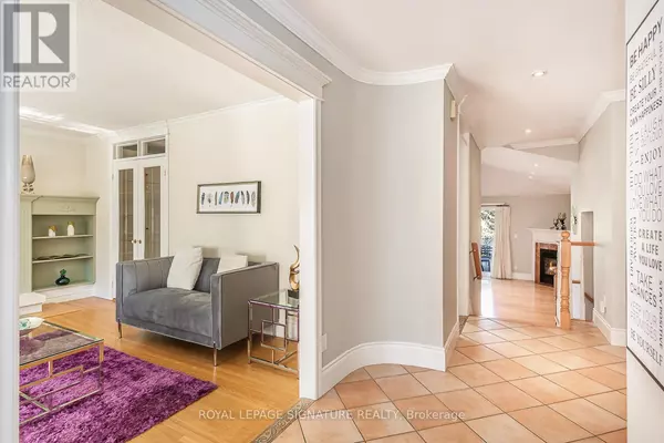 Oakville (wo West), ON L6L4Y3,383 MAPLEHURST AVENUE