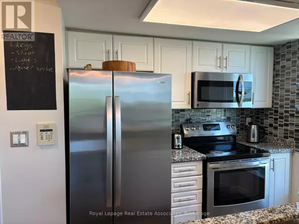 Mississauga (central Erin Mills), ON L5M6Z7,2585 Erin Centre BLVD #809