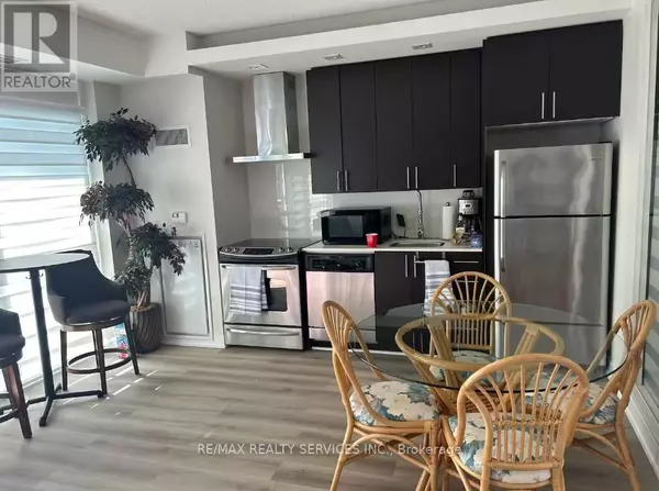 Toronto (mimico), ON M8Y0A7,165 Legion RD North #2331