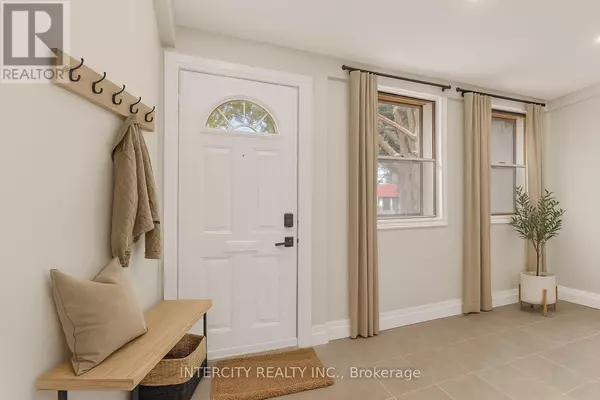 Toronto (rockcliffe-smythe), ON M6N4P6,68 GREENDALE AVENUE