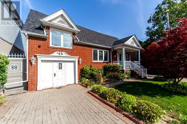 Toronto (rockcliffe-smythe), ON M6N2N7,30 EAST DRIVE E