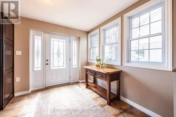 Orangeville, ON L9W3G3,35 ELM AVENUE