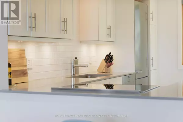 Oakville (br Bronte), ON L6L1A5,2331 ONTARIO STREET