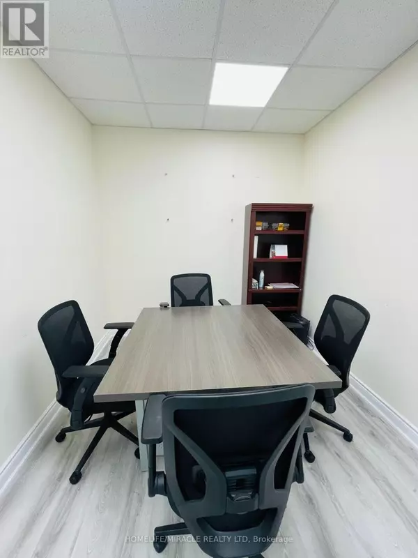 Mississauga (northeast), ON L4W0C2,1065 Canadian PL #131