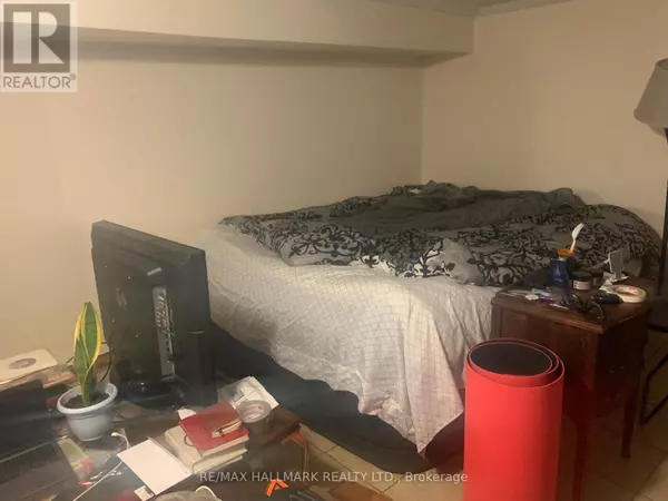 Toronto (weston-pellam Park), ON M6N3A7,295 OLD WESTON ROAD