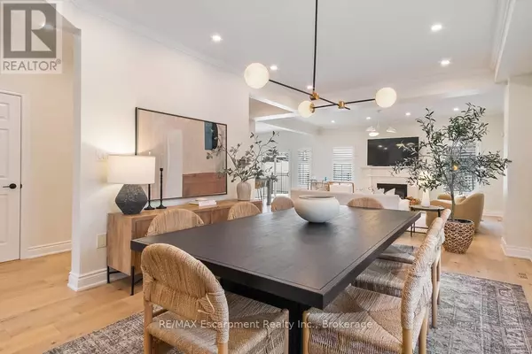 Oakville (wm Westmount), ON L6M4Z6,2301 BARONWOOD DRIVE