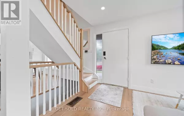 Toronto (west Humber-clairville), ON M9V4J4,36 SHALOM CRESCENT