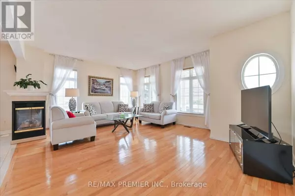 Brampton (vales Of Castlemore North), ON L6P1X9,10 LEPARC ROAD