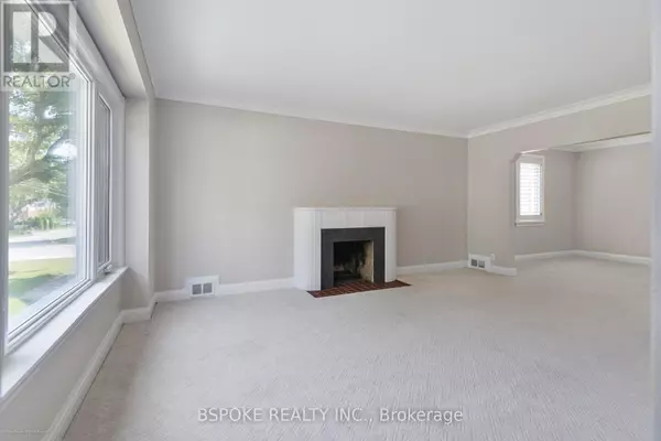 Toronto (islington-city Centre West), ON M9B4G4,70 JOPLING AVENUE N