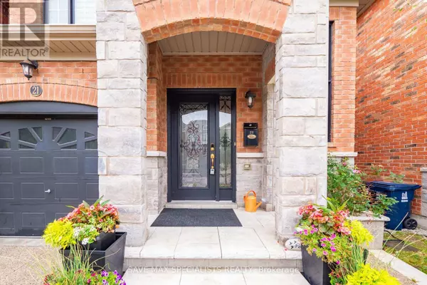 Toronto (humberlea-pelmo Park), ON M9M0C7,21 ISAAC DEVINS BOULEVARD