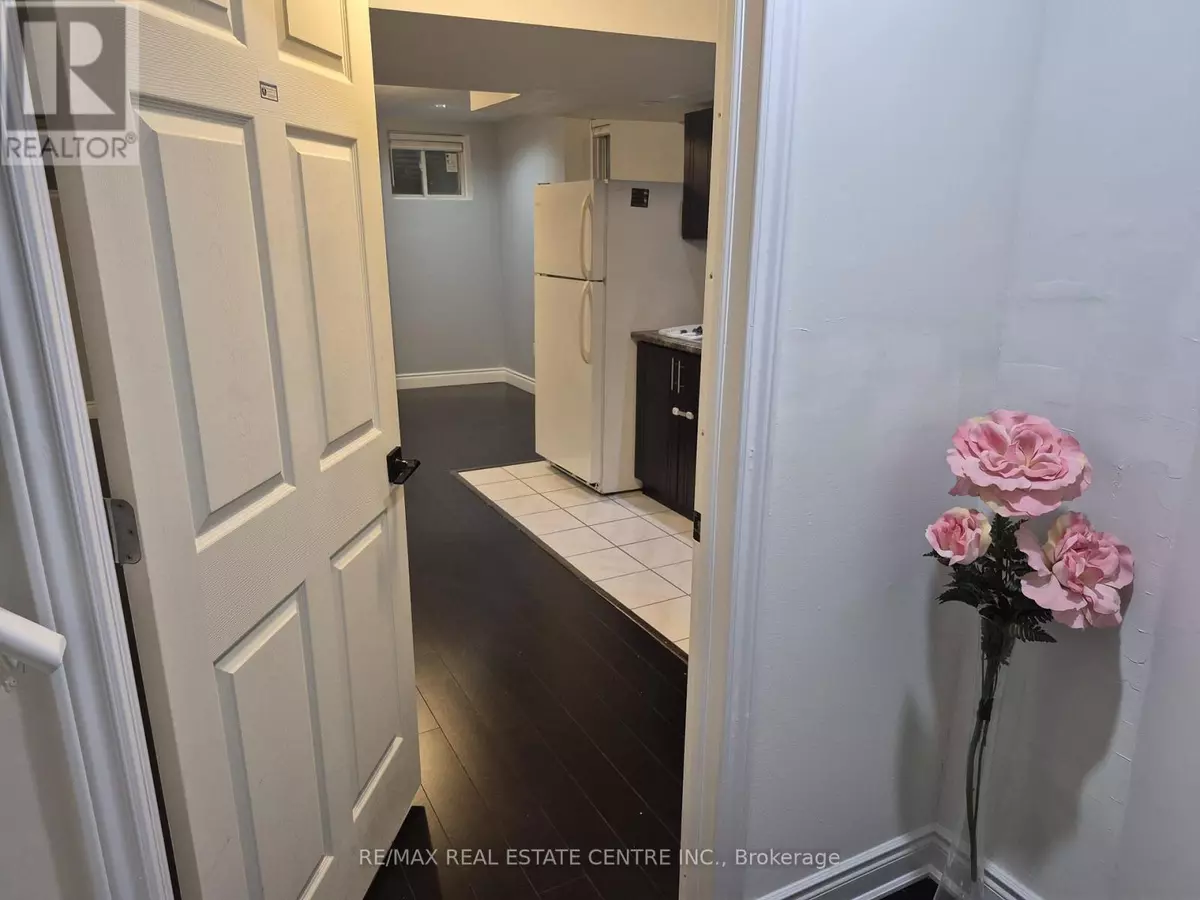 Milton (ha Harrison), ON L9T8P1,290 Cedric TER #-Bsmnt