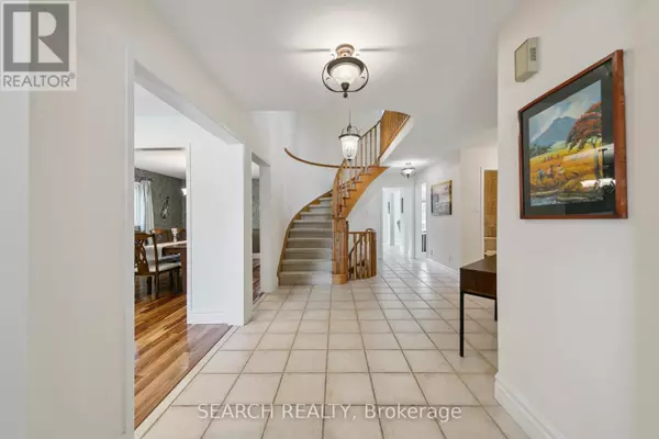 Mississauga (central Erin Mills), ON L5M2Y8,1823 THE CHASE