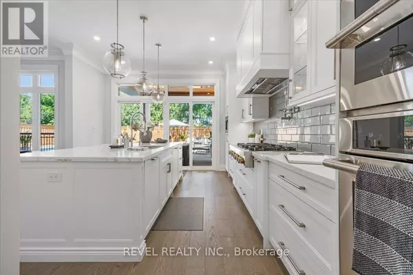 Oakville (wo West), ON L6K1R4,493 BROOKSIDE DRIVE