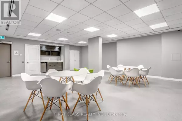 Toronto (islington-city Centre West), ON M9B0C1,50 Thomas Riley RD #802