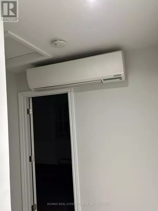 Mississauga (port Credit), ON L5H1H5,378 LAKESHORE ROAD W