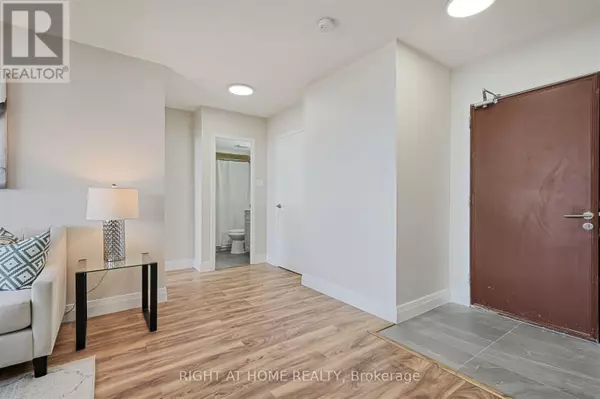 Toronto (glenfield-jane Heights), ON M3N1J2,235 Grandravine DR #812