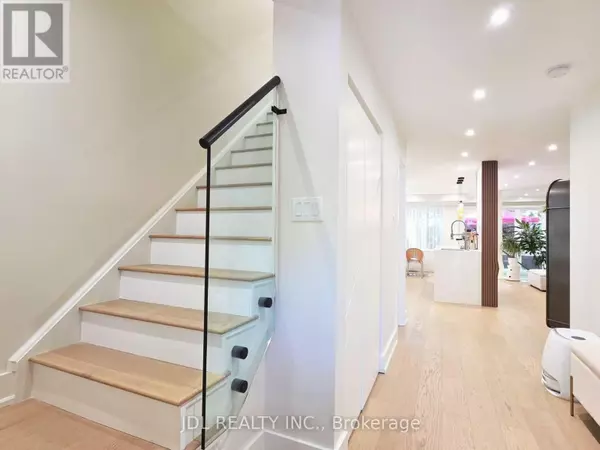 Mississauga (lorne Park), ON L5H4K4,1084 Queen ST West #14B